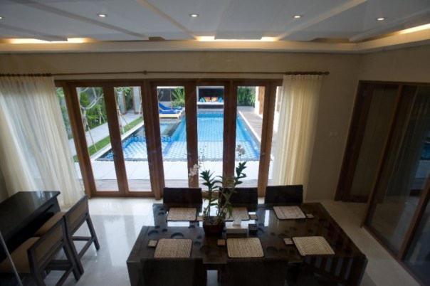 Villa Travis Seminyak Eksteriør bilde