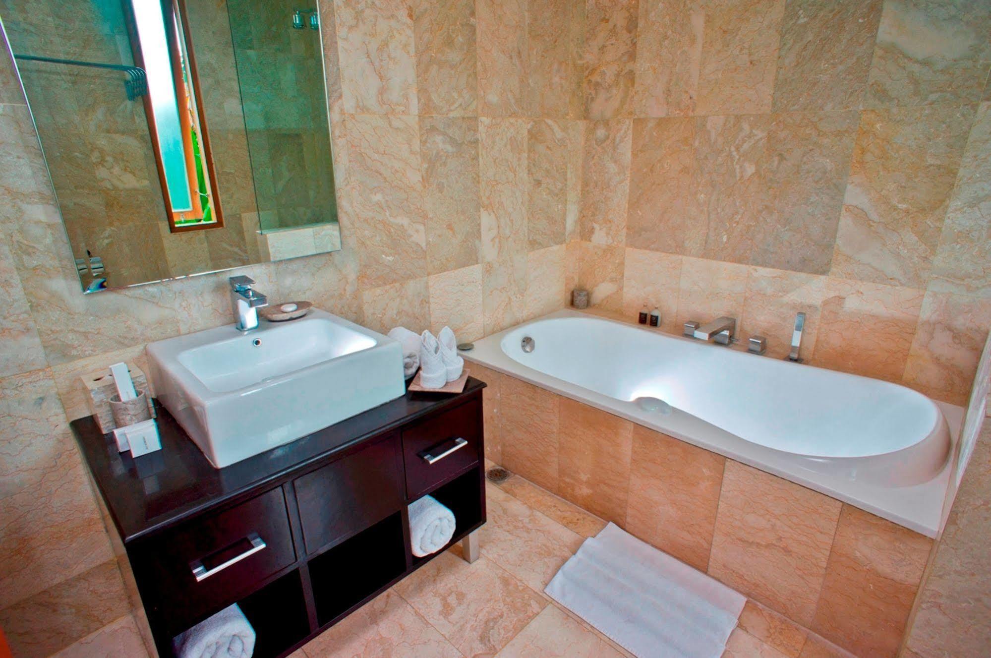 Villa Travis Seminyak Eksteriør bilde
