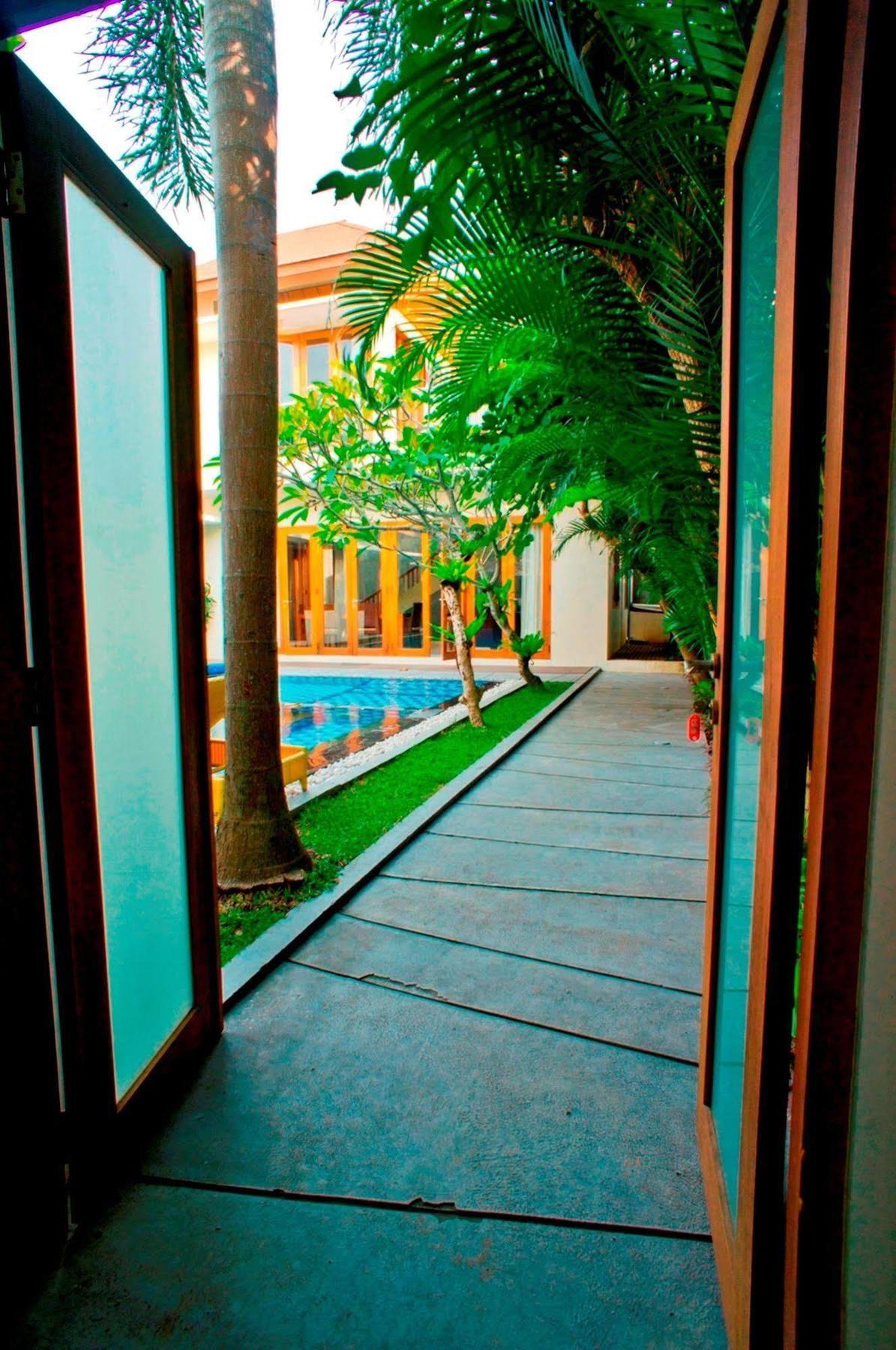 Villa Travis Seminyak Eksteriør bilde